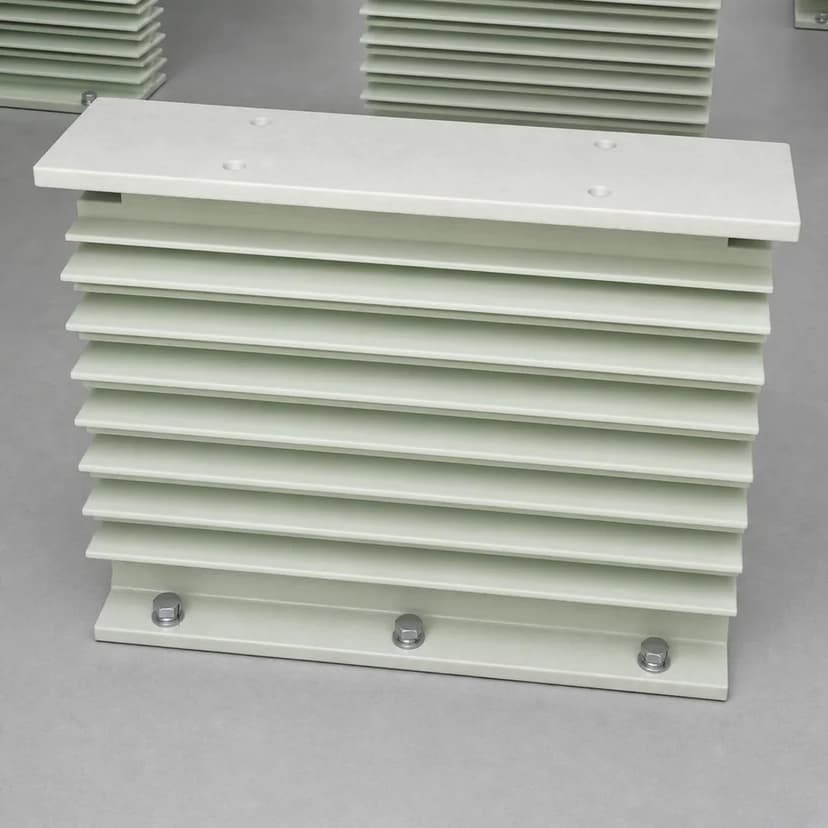 Insulating support components on the in-cabin mounting bases