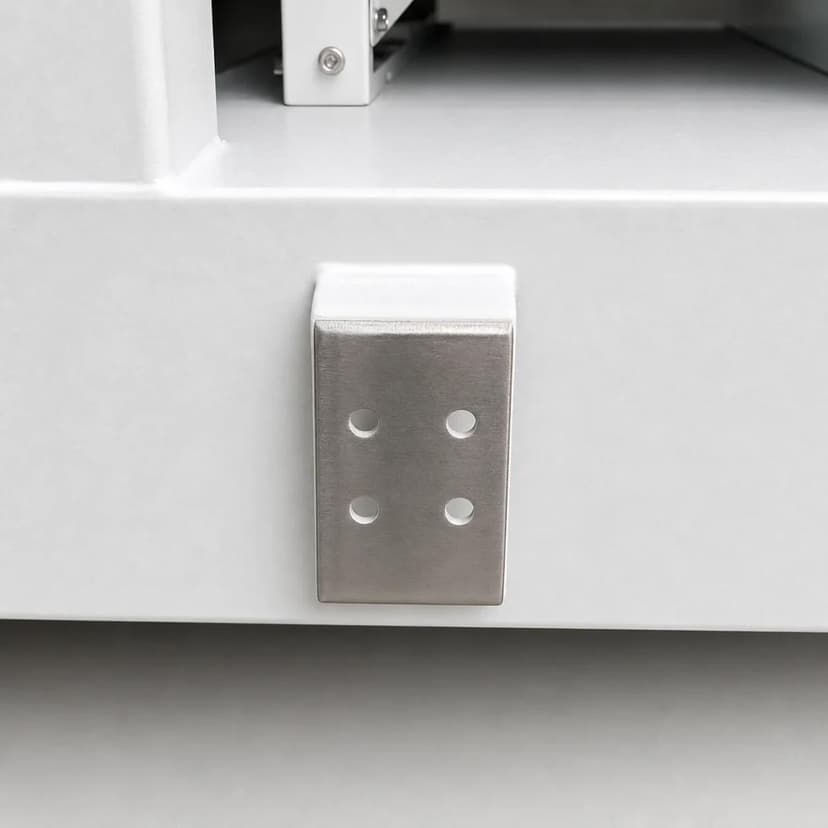 Earthing terminal plate on the outside of the cabin