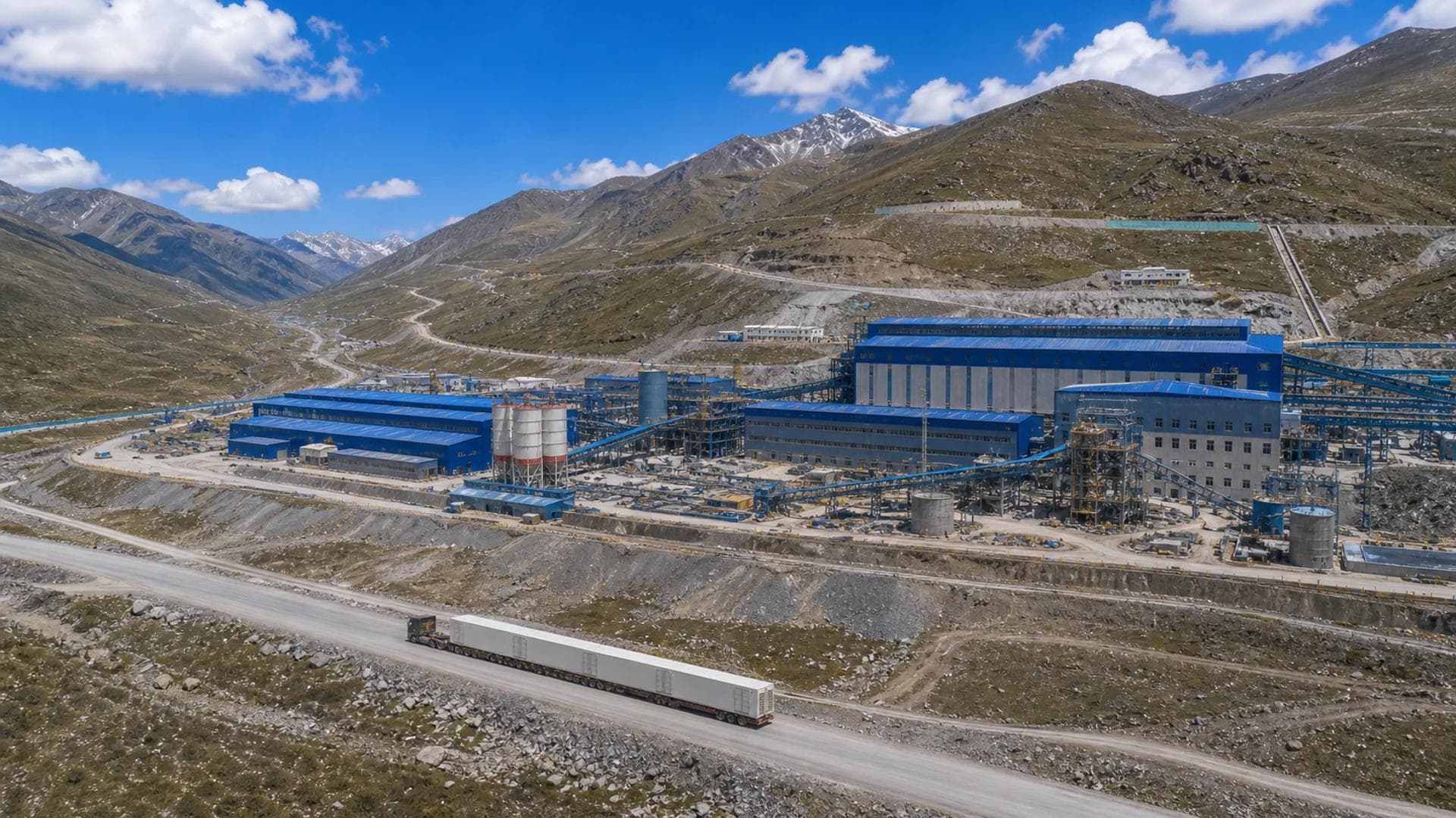 Julong Copper Mine 5300 m High-Altitude HV VFD E-House Project